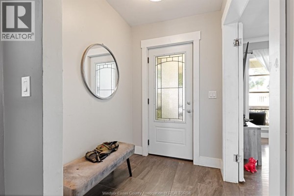Utility room - 327 Lincoln Road, Windsor, ON N8Y2G6 Photo 4