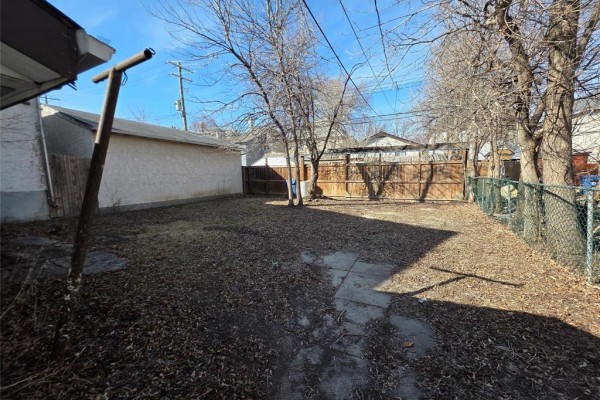 Bedroom - 327 Redwood Avenue, Winnipeg, MB R2W1S1 Photo 4