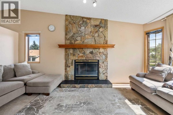 Primary Bedroom - 327 Shawbrooke Circle Sw, Calgary, AB T2Y2Z8 Photo 4