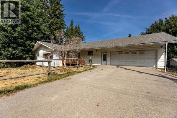 3271 10 Avenue Se, Salmon Arm, BC, photo 3