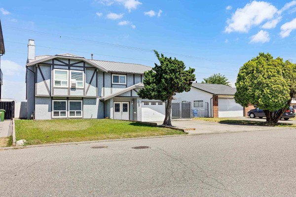 32745 Okanagan Drive, Abbotsford, BC V2T4Z4 Photo 5