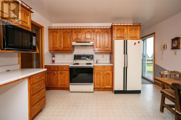 Bath (# pieces 1-6) - 3277 Cape Bear Road, 3277 Route 18, Guernsey Cove, Guernsey Cove, PE C0A1V0 Photo 5
