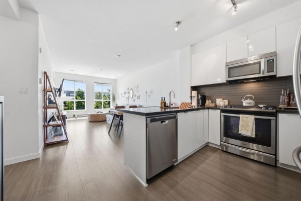 328 15168 33 Avenue, Surrey, BC V3Z0N7 Photo 4