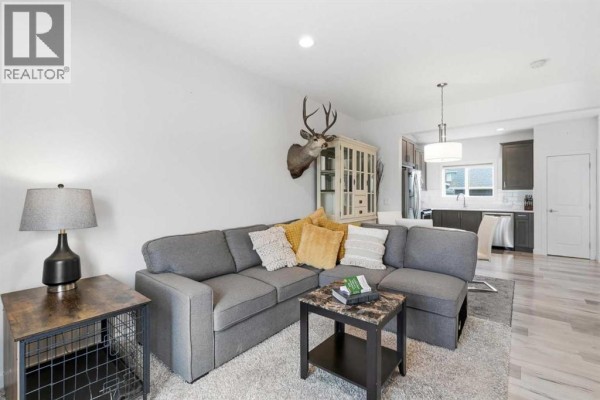 328 Bayview Street Sw, Airdrie, AB, photo 2