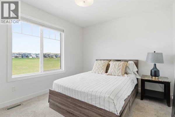 Living room - 328 Bayview Street Sw, Airdrie, AB T4B5G3 Photo 4
