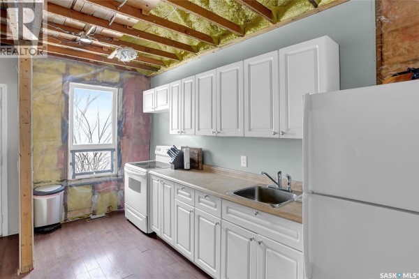 Kitchen - 328 Cornwall Street, Regina, SK S4R2G6 Photo 5