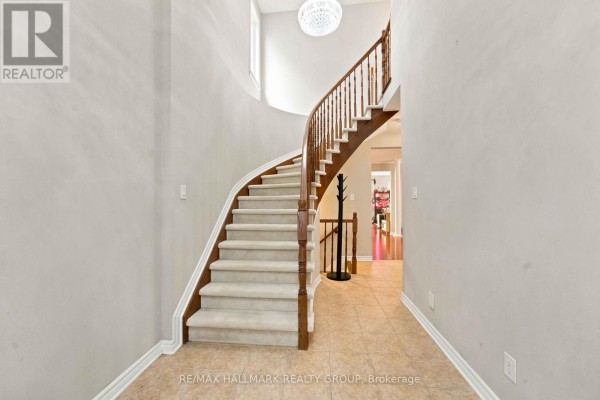 328 Laughlin Circle, Ottawa, ON K2T0E1 Photo 4