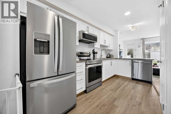 Kitchen - 328 Saddlebrook Point Ne, Calgary, AB T3J0G5 Photo 4