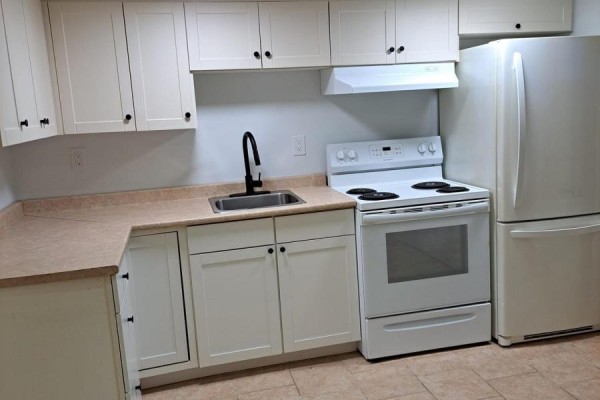 Laundry room - 3281 Sunlight Street, Mississauga, ON L5M0G7 Photo 3