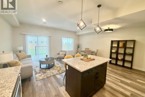 2pc Bathroom - 328b Boutin Avenue, Hinton, AB T7V0B4 Photo 5