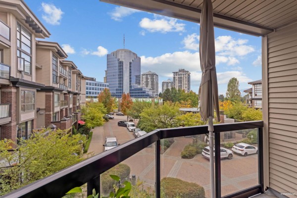 329 10838 City Parkway, Surrey