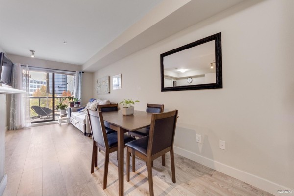 329 10838 City Parkway, Surrey, BC V3T5X9 Photo 4
