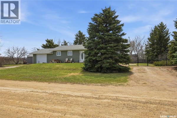 Living room - 329 1st Avenue E, Mortlach, SK S0H3E0 Photo 4