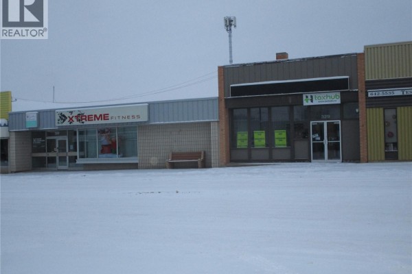 329 Centre Street, Assiniboia, SK, photo 2
