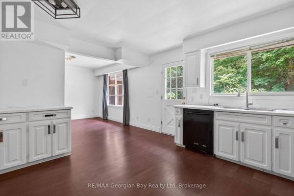 Laundry room - 329 Glenbrook Drive, Midland, ON L4R5G4 Photo 2