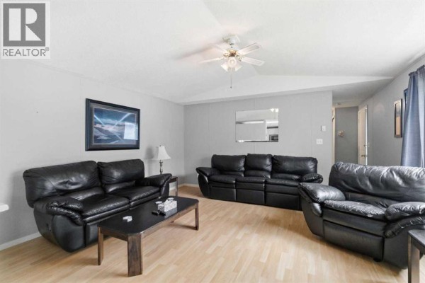 Dining room - 329 Greenwich Lane, Fort Mcmurray, AB T9H3X6 Photo 5