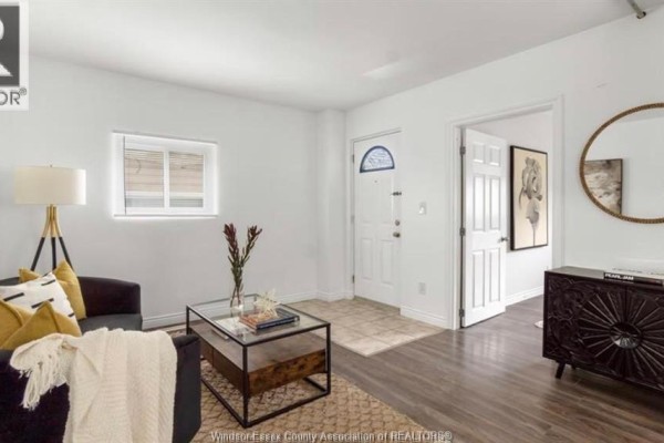 4pc Bathroom - 329 Pierre Avenue Unit# Main, Windsor, ON N9A2J7 Photo 3