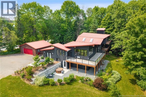 Bath (# pieces 1-6) - 329 Riverview Drive, Florenceville Bristol, NB E7L3N1 Photo 2