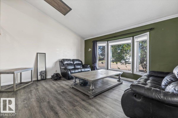 Family room - 329 Warwick Rd Nw, Edmonton, AB T5X4R1 Photo 4