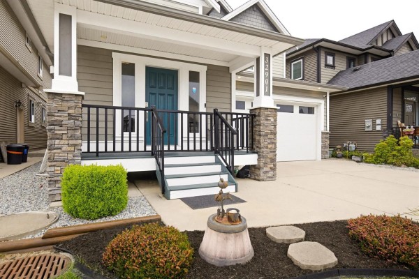 32901 Sylvia Avenue, Mission, BC V2V0C9 Photo 2