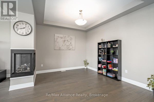 3291 Harasym Trail, Oakville, ON, photo 2