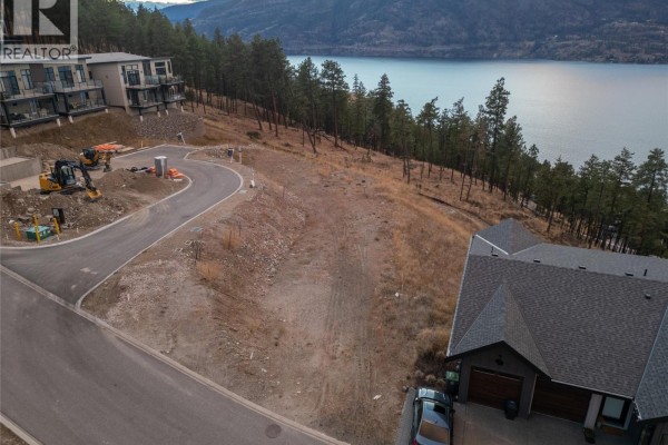 3292 Aspen Lane, Kelowna, BC V1V0G8 Photo 2