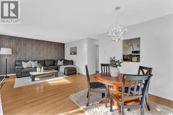 3295 Mountain Highway, North Vancouver, BC V7K2H4 Photo 2