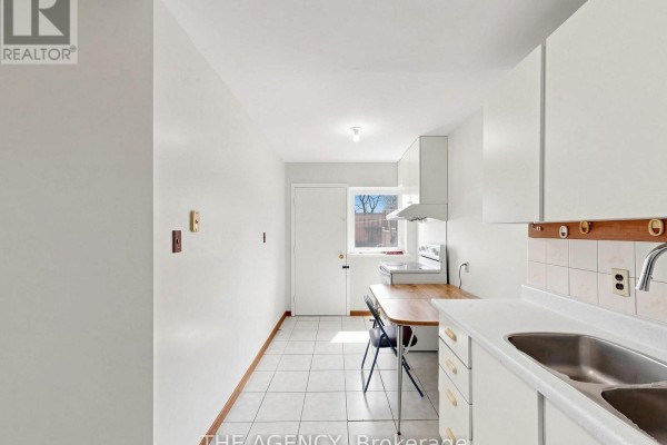 Bedroom 3 - #33 - 1559 Albion Road, Toronto, ON M9V1B2 Photo 5