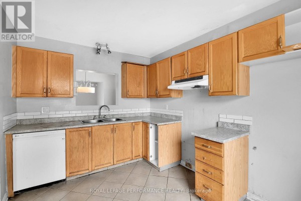 33 - 1907 Colorado Lane, Ottawa, ON K1C6V4 Photo 4
