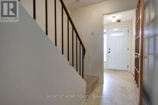 Dining room - 33 - 23 Lightfoot Place, Ottawa, ON K2L3M6 Photo 4