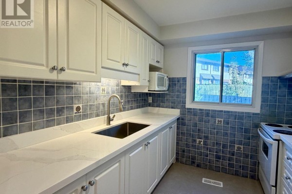 Primary Bedroom - 33 - 24 Fundy Bay Boulevard, Toronto, ON M1W3A4 Photo 5