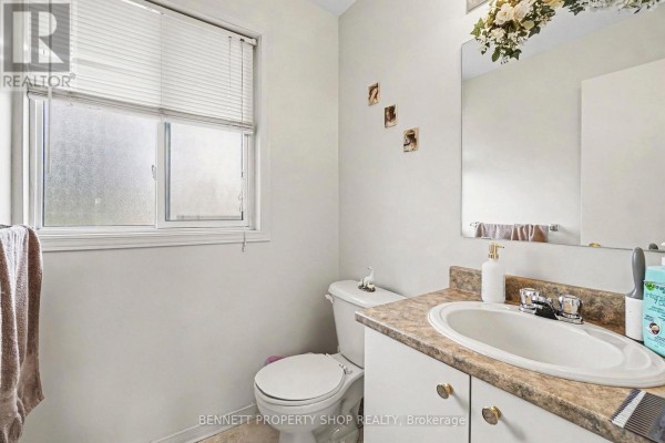 Kitchen - 33 - 2669 Southvale Crescent, Ottawa, ON K1B4V2 Photo 5