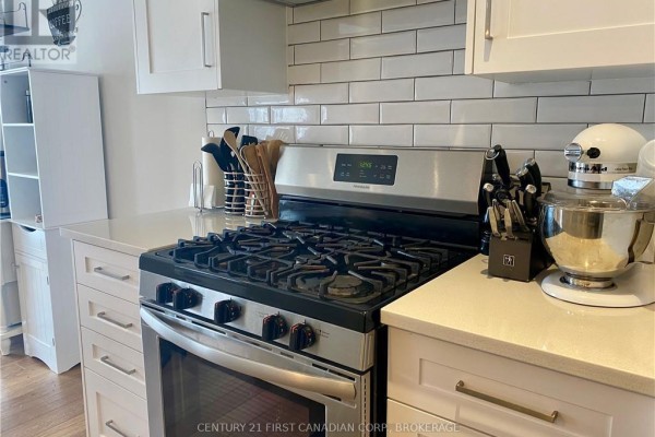 33 - 2910 Tokala Trail, London North, ON N6G0T9 Photo 5