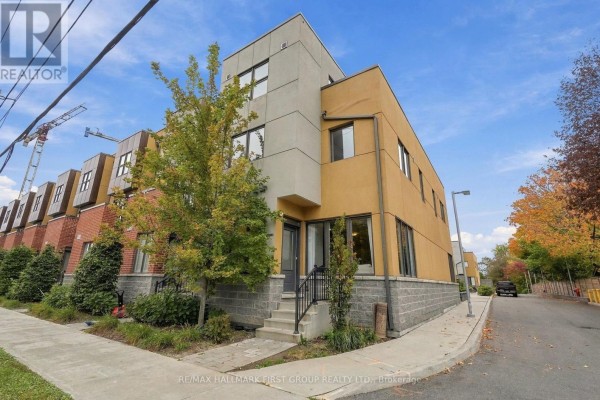 33 - 9 Clintwood Gate, Toronto