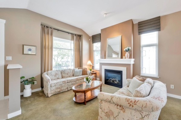 33 15188 62a Avenue, Surrey, BC V3S1W7 Photo 3