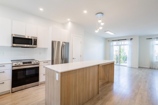 33 15235 Sitka Drive, Surrey, BC V3S0A9 Photo 4