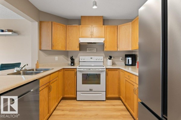 Primary Bedroom - #33 200 Erin Ridge Dr, St  Albert, AB T8N7E2 Photo 4