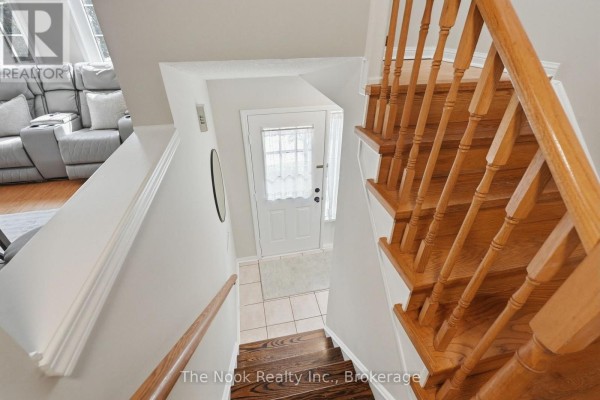 Bedroom 2 - 33 Aspen Park Way, Whitby, ON L1N9M6 Photo 4