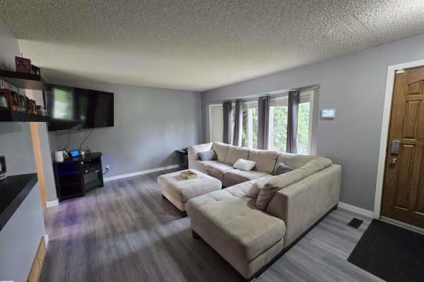 33 Athapaskan Dr, Leduc, AB, photo 3