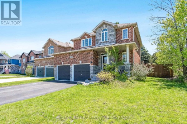Family room - 33 Auburn Court, Barrie, ON L4N6G9 Photo 3