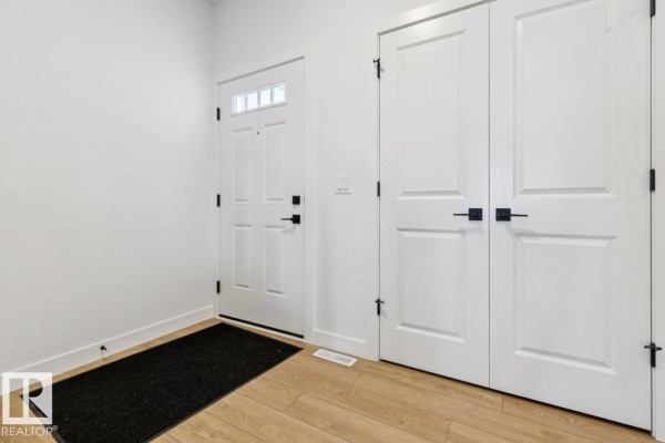 Primary Bedroom - 33 Axelwood Cr, Spruce Grove, AB T7X0Y3 Photo 4