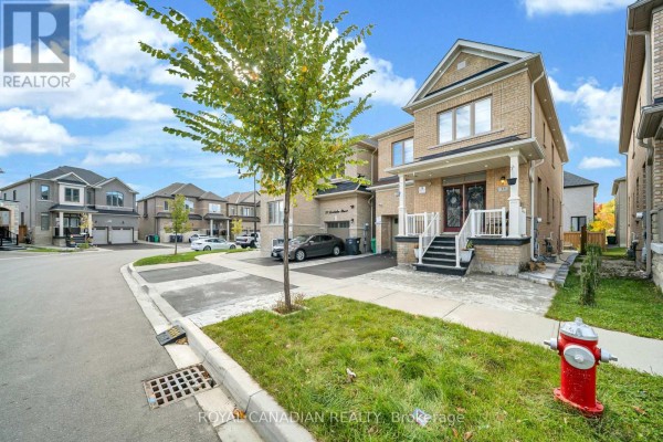 33 Bachelor Street, Brampton, ON L7A5B1 Photo 5