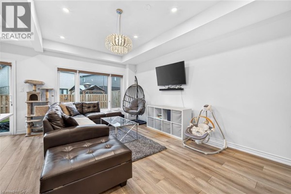 2pc Bathroom - 33 Bellhouse Avenue, Brantford, ON N3T0T7 Photo 4