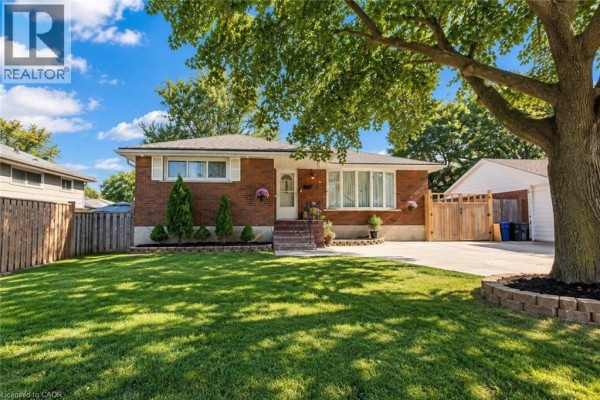 Kitchen - 33 Bellingham Drive, Hamilton, ON L8V3R3 Photo 4
