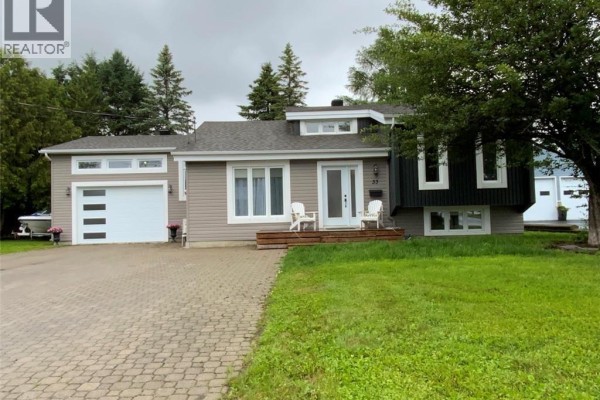 2pc Bathroom - 33 Bossé Avenue, Edmundston, NB E3V3Z8 Photo 2