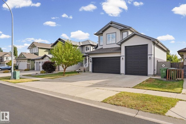 Kitchen - 33 Cottonwood Cr, Fort Saskatchewan, AB T8L0H8 Photo 3