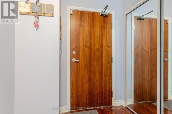 Primary Bedroom - #202 - 33 Elm Drive W, Mississauga, ON L5B4M2 Photo 3