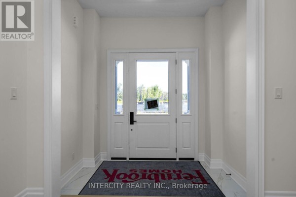 33 Gianvito Crescent, King, ON, photo 3