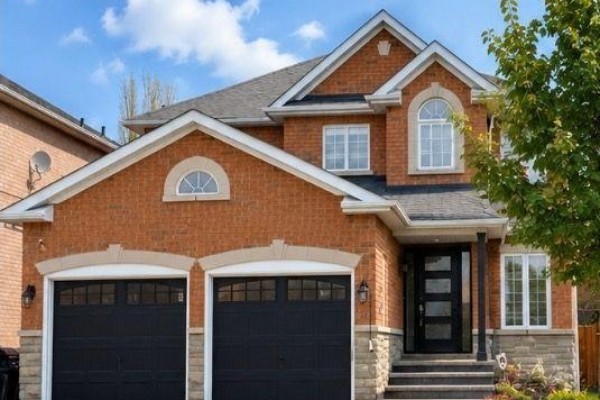 33 Hillpath Crescent, Brampton, ON, photo 2