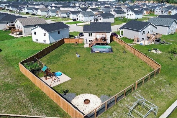 33 Imperial Crescent, Steinbach, MB, photo 2